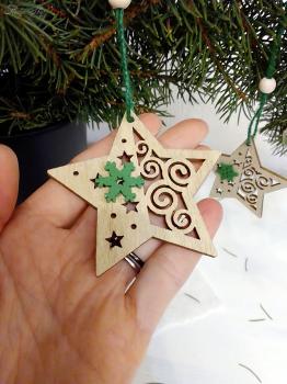 Weihnachtsstern mit grüner Schneeflocke